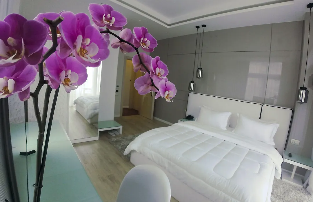 Demi Hotel-1